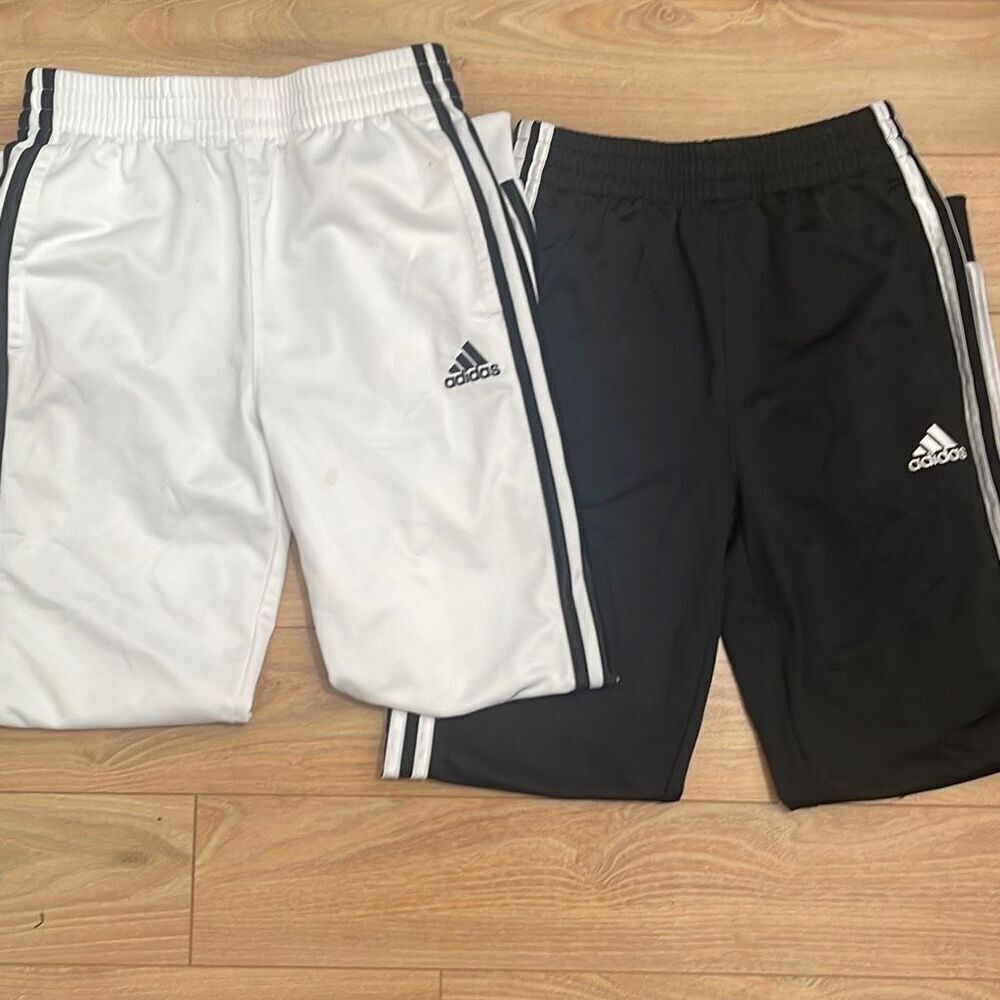 Adidas sweatpants bundle xs‎